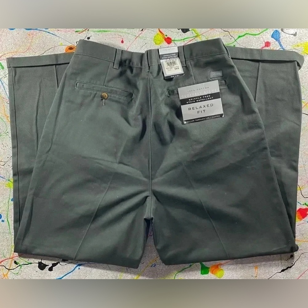 NWT Geoffrey Beene Wrinkle Free Stain Repellent Relax Fit Dress Slacks Olive